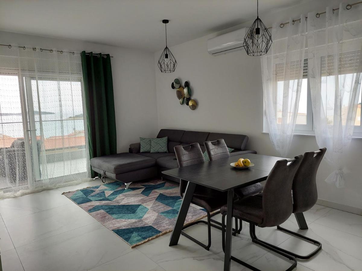 Апартаменты Penthouse Dream Look Рогозница Экстерьер фото